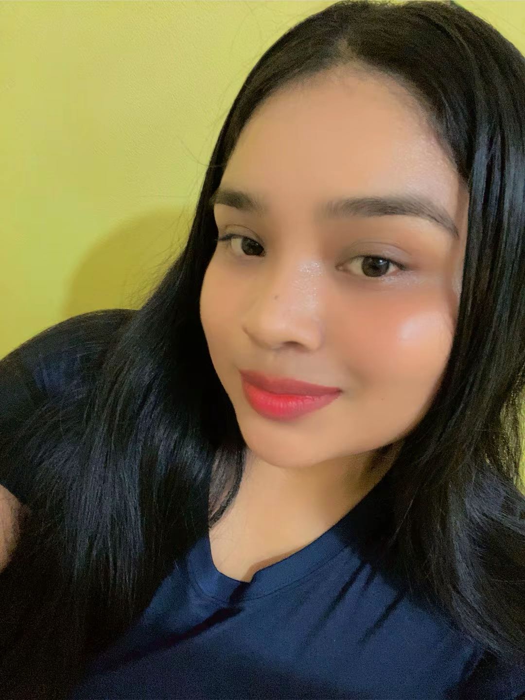Linda, de Guatemala, una de las personas que puedes conocer en el chat
